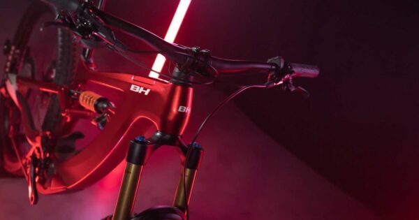 BH VTT Electrique ATOM 29 (EA625) Shimano Alivio 9sp TAILLE M