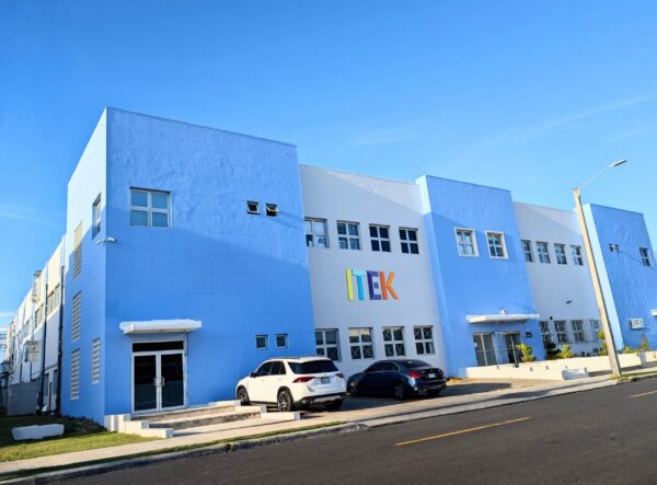 BT Moyen ATX iTek Dark Cave Curved (Noir) * ITGCADCCB