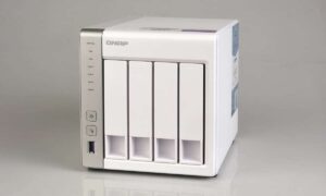 NAS QNAP TS-432PXU-2G * 1U Quad 1,7GHz 2Go 4xSATA3 2x2,5GbE SFP+