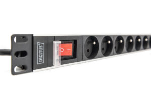 Multiprise Digitus 7 prises 2m (Noir) - rackable 19 - DN-95402