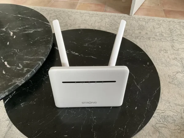 STRONG 4G+ROUTER1200 ROUTEUR 4G+/LTE 1200Mbps 4xLAN