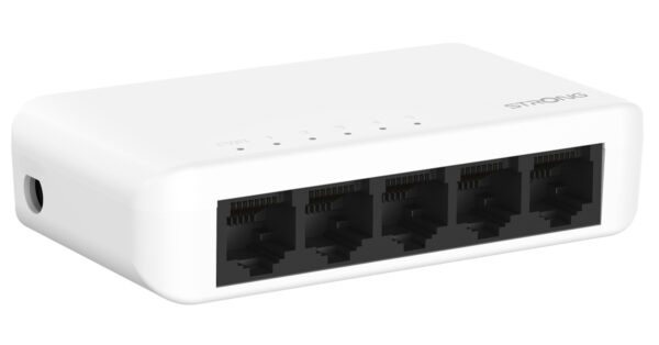 STRONG SW5000P * SWITCH 5 ports GbLAN Bureau/Mural * Blanc