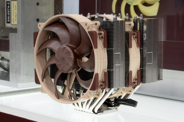 NOCTUA NF-R8 Redux - 80mm Ventilateur boîtier PWM - 17,1 dB - 1800 tr