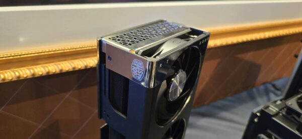 Ventilateur boîtier Cooler Master SickleFlow Edge 120 ARGB - 120mm -